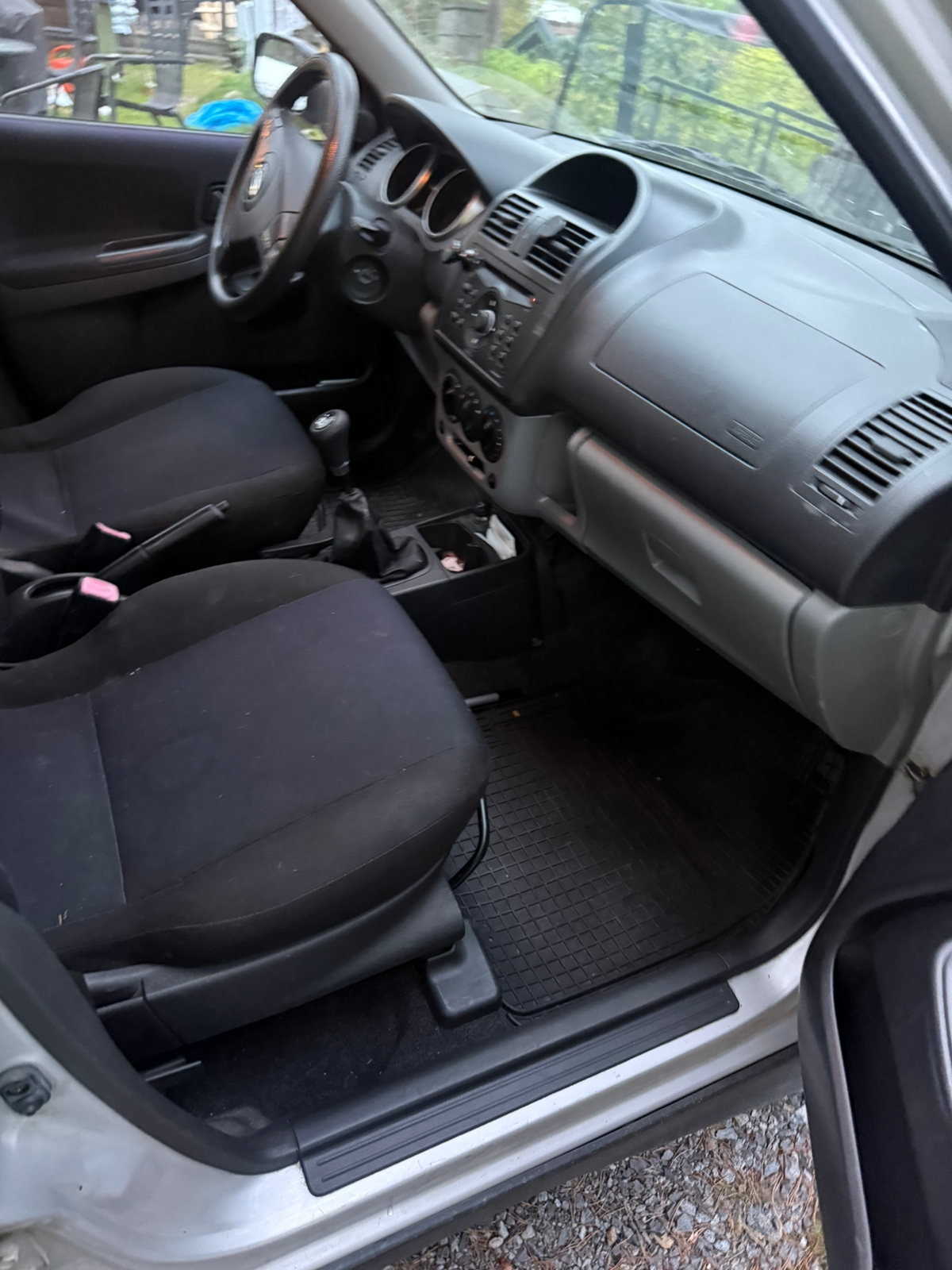 Suzuki Ignis 2004, bild 3/5