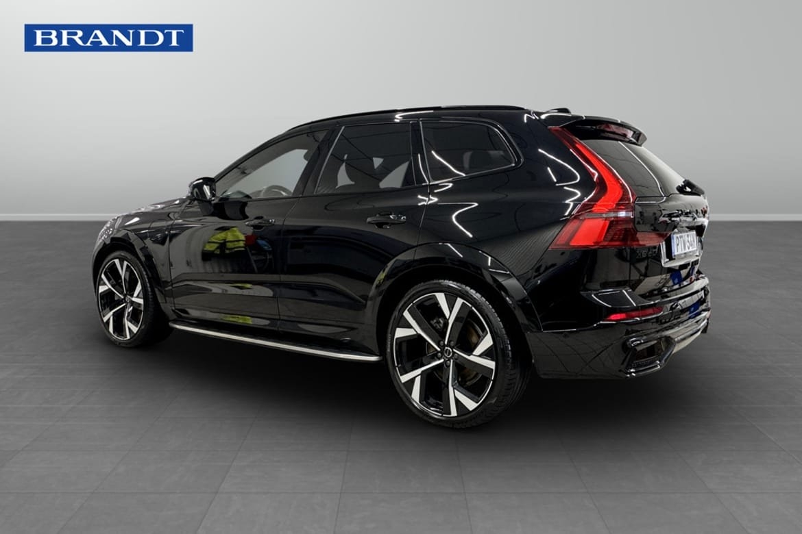 Volvo XC60 T6 Plus Black Nordic Edition 2026, bild 2/9