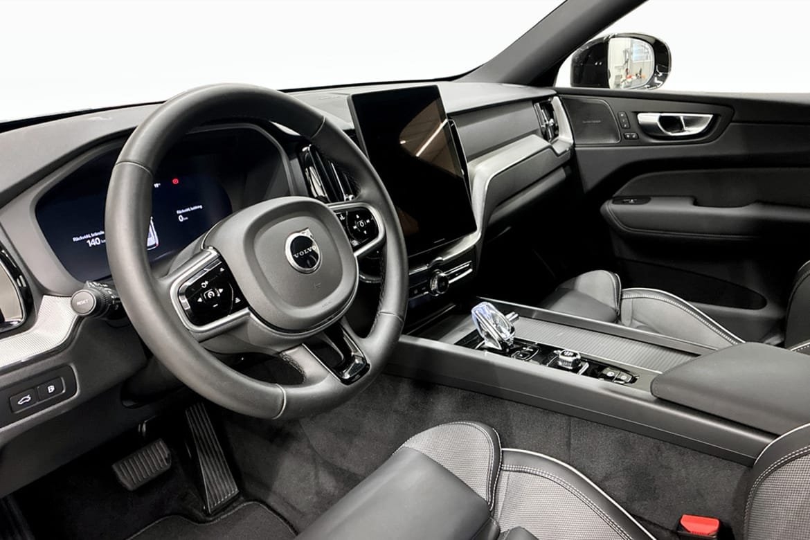 Volvo XC60 T6 Plus Black Nordic Edition 2026, bild 5/9