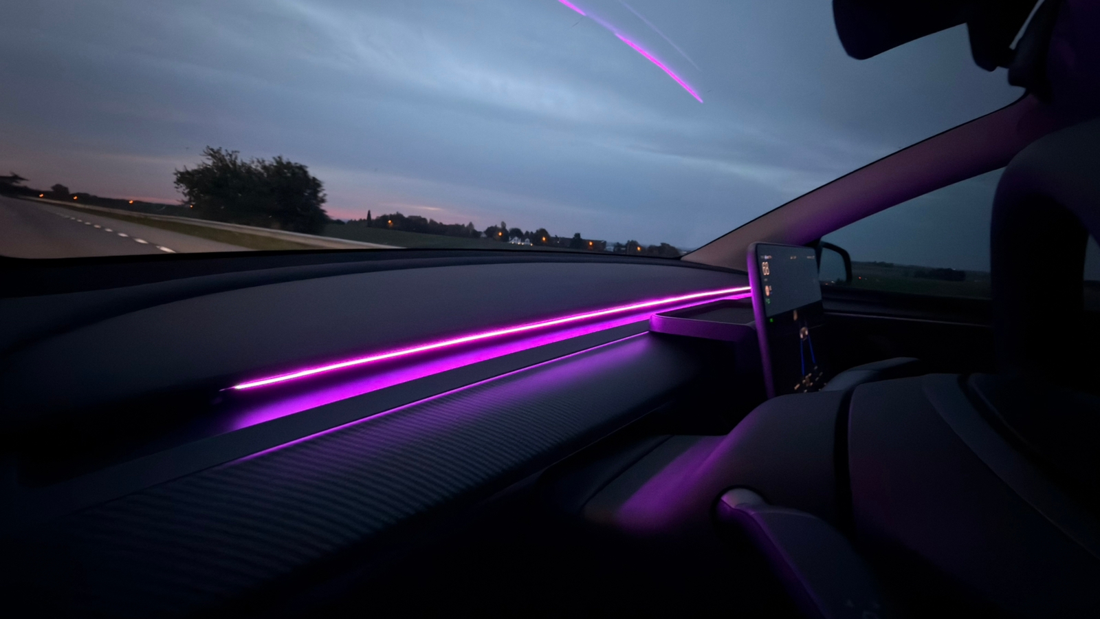 Tesla Model Y Standard Range RWD 2023, bild 3/4