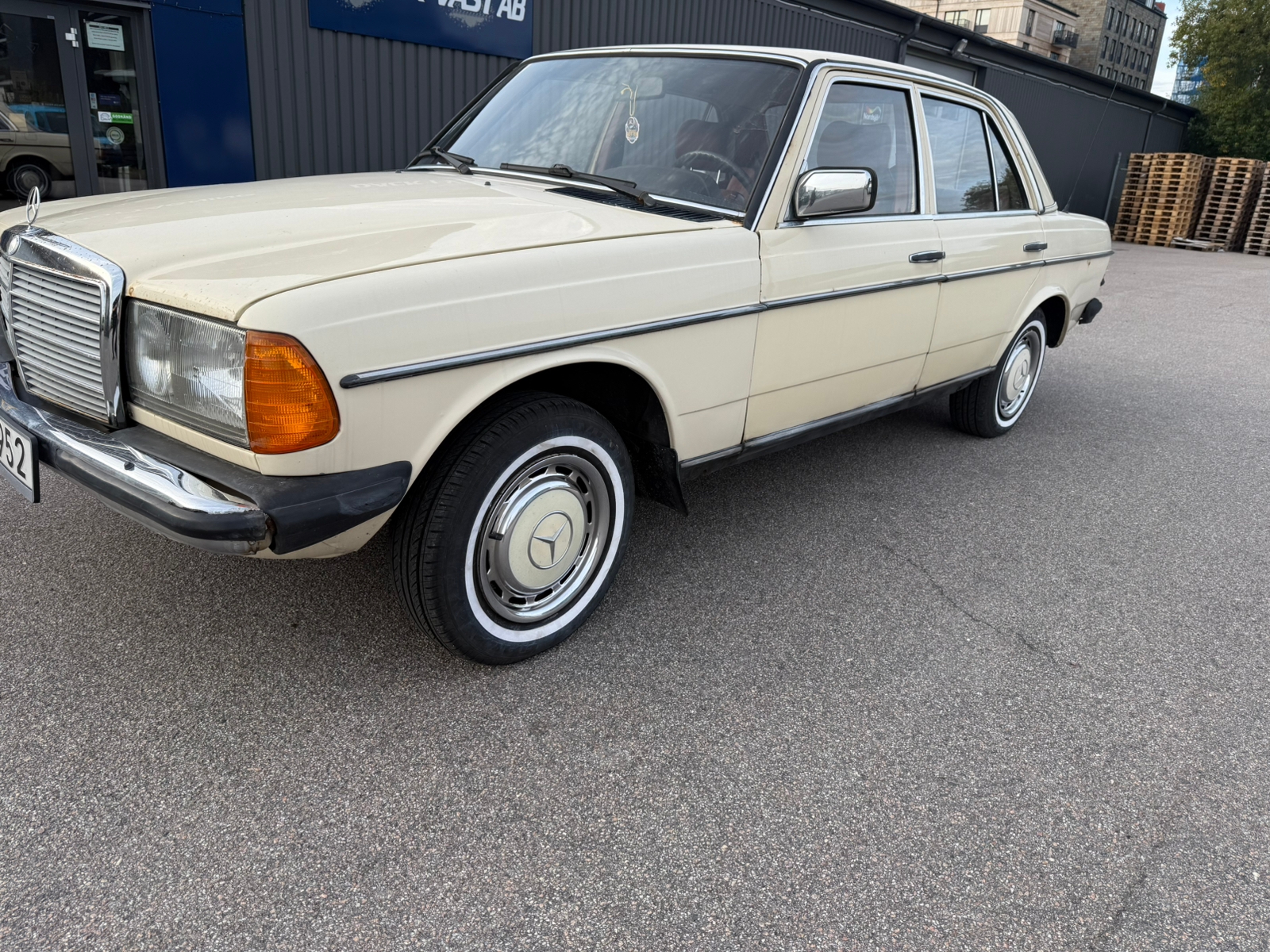 Mercedes-Benz 240 D Manuell 1983, bild 5/7