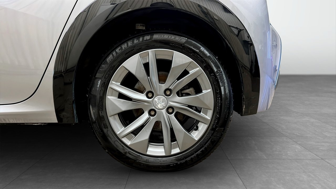 Peugeot e-208 2022, kuva 6/10