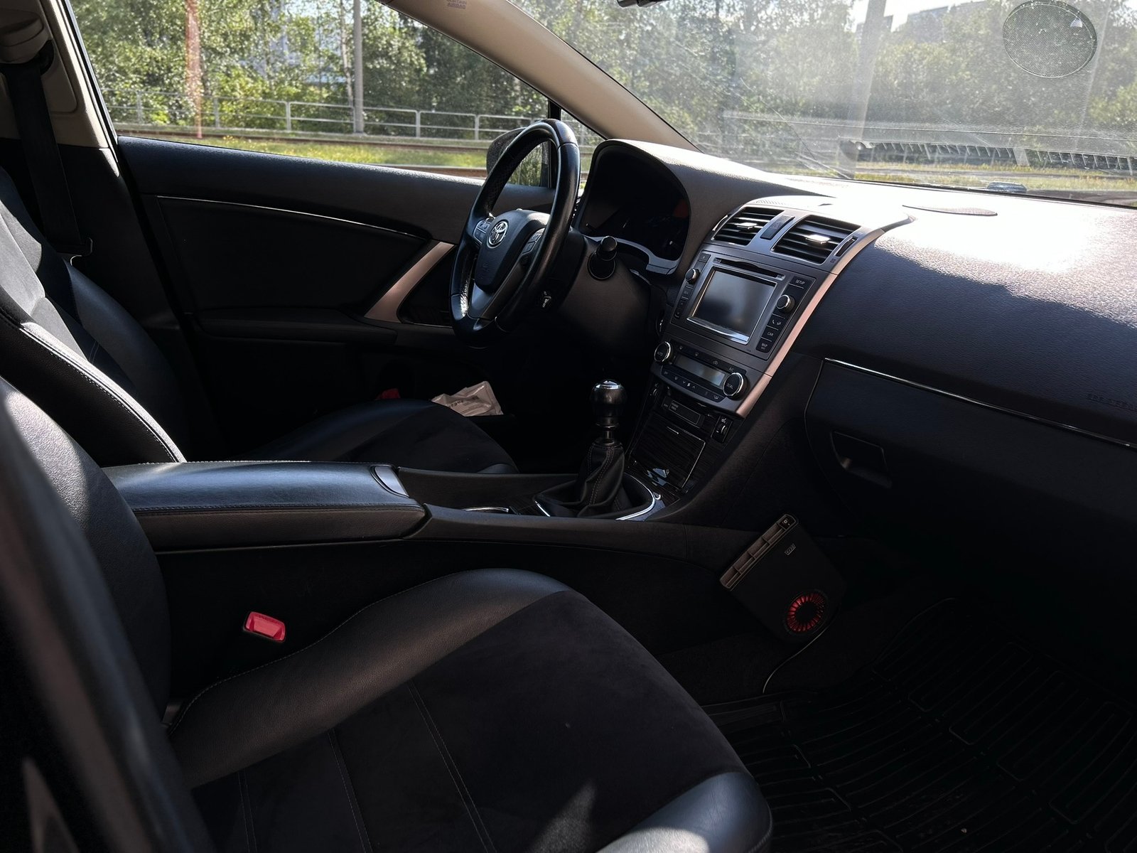 Toyota Avensis Kombi 2.0 D-4D Manuell 2014, photo 7/10