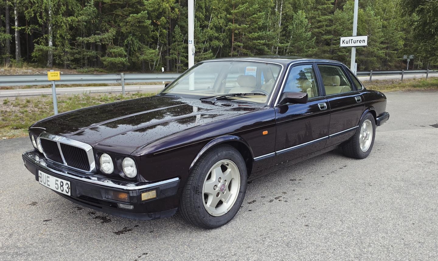 Jaguar XJ