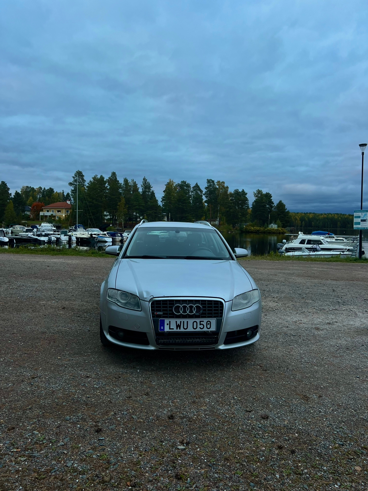 Audi A4 2008, bild 2/10