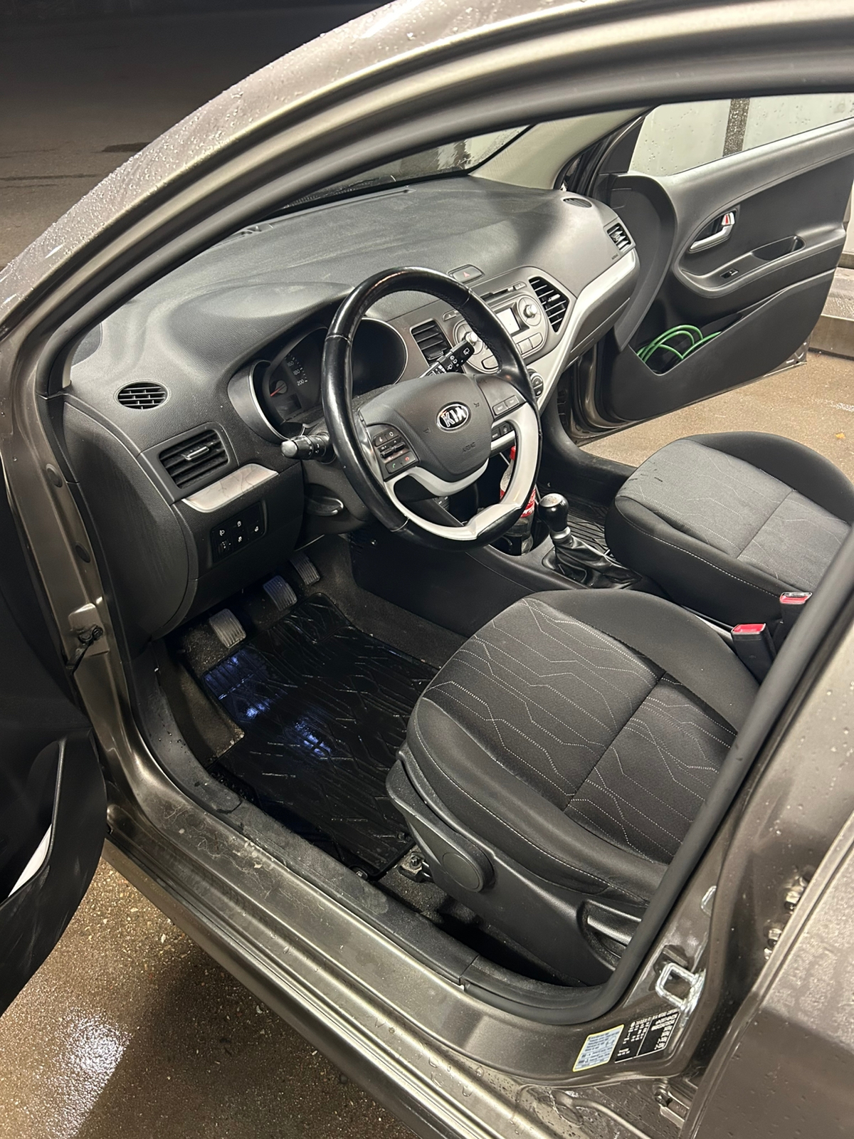 Kia Picanto 5-dörrar 1.0 MPI Manuell 2016, bild 7/8