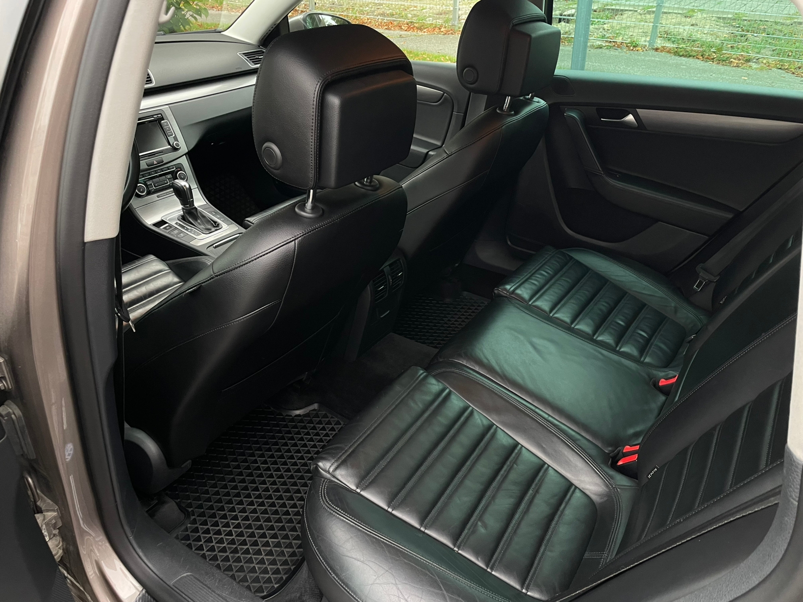 Volkswagen Passat 2011, bild 6/6