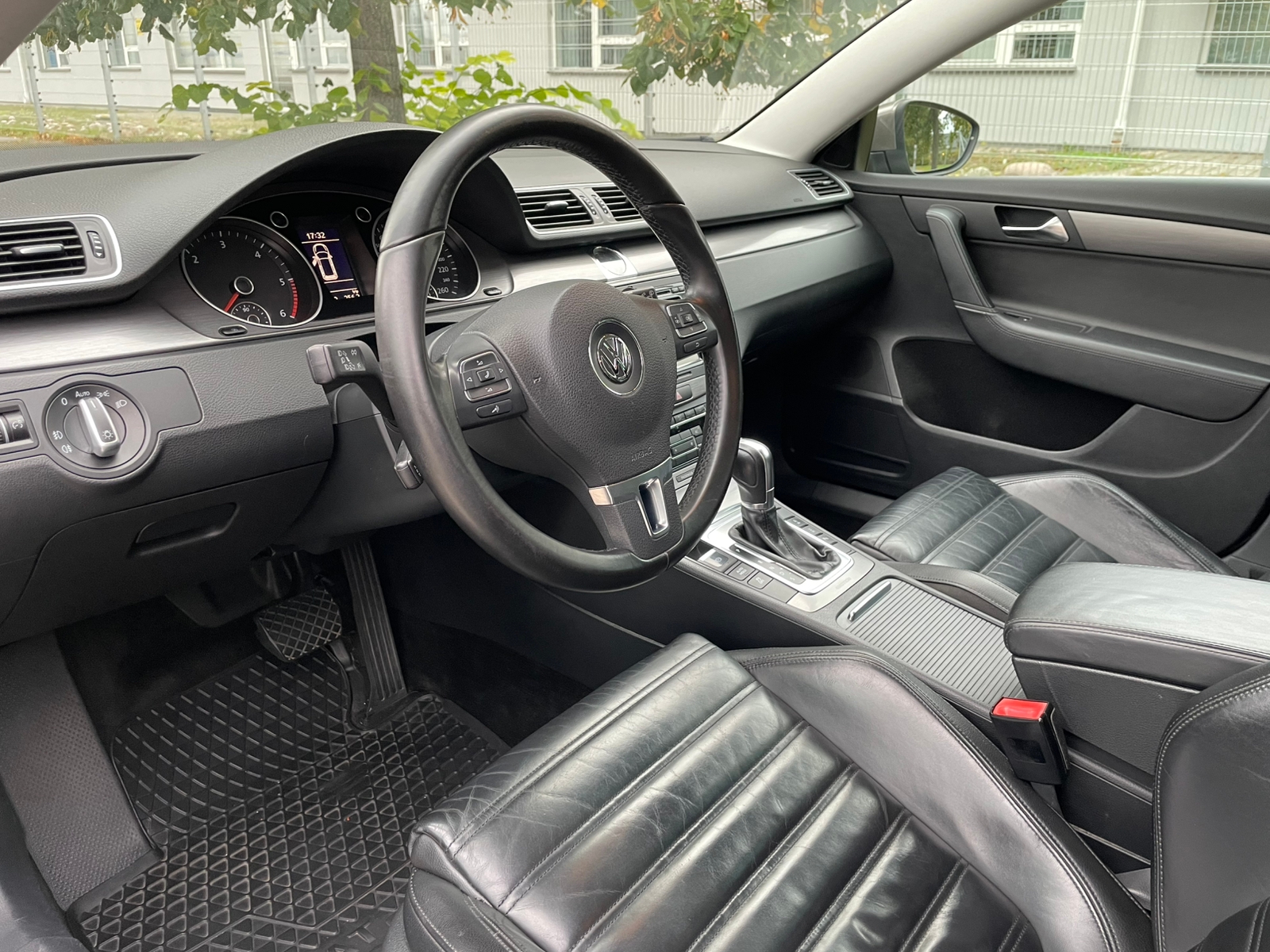 Volkswagen Passat 2011, bild 4/6