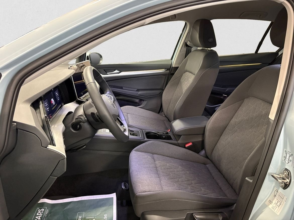 Volkswagen Golf LIFE EHYBRID 1.5 204 HK 2026, kuva 5/8