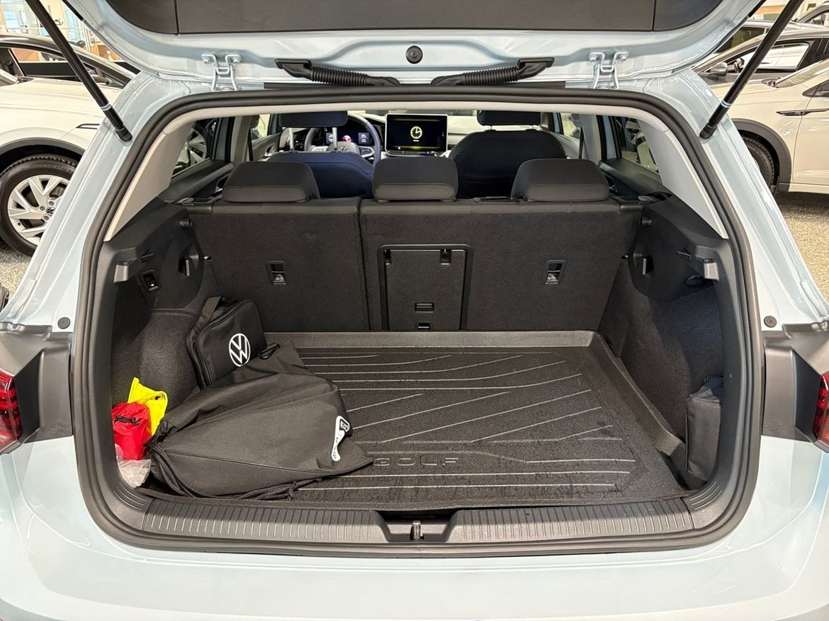 Volkswagen Golf LIFE EHYBRID 1.5 204 HK 2026, kuva 8/8