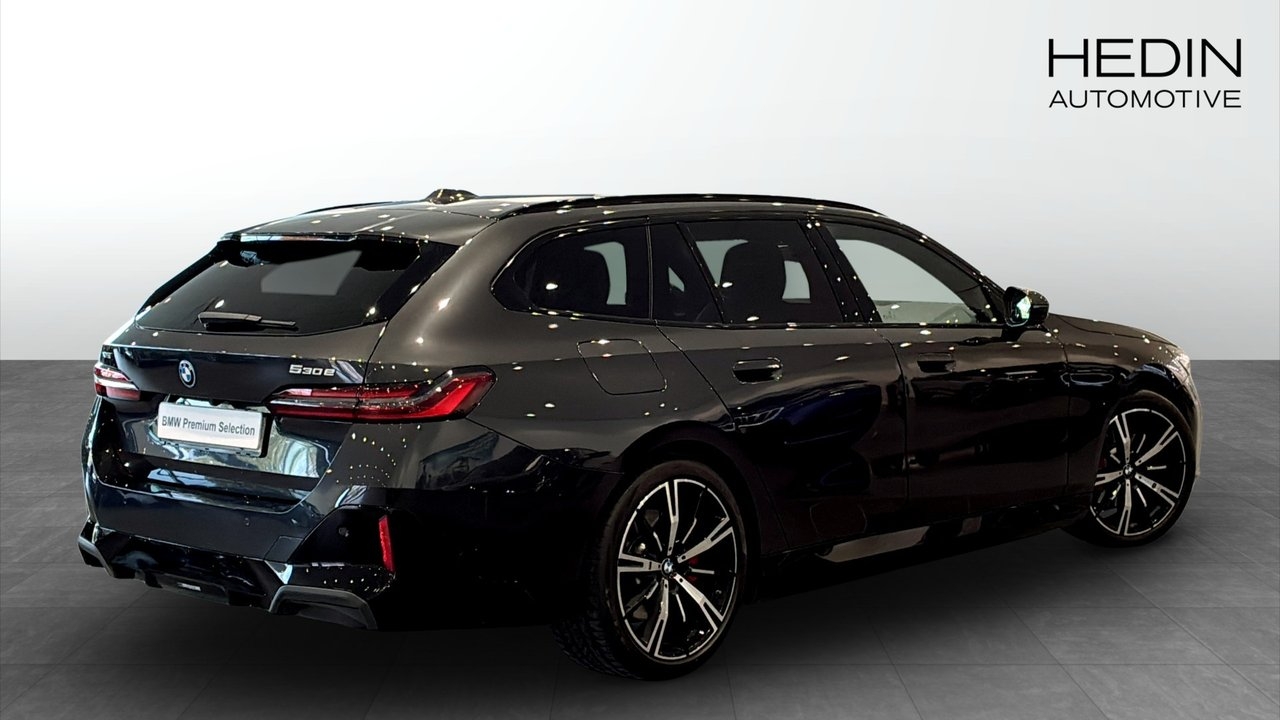 BMW 530 2026, photo 2/9