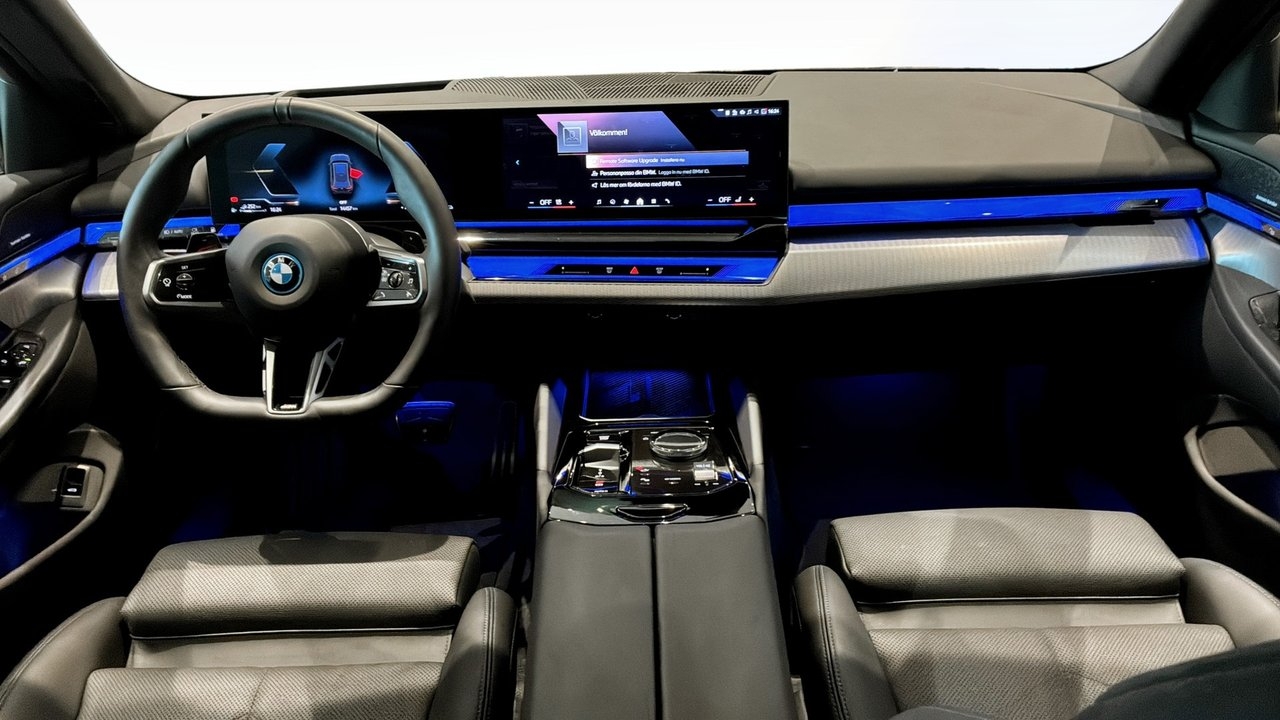 BMW 530 2026, photo 4/9