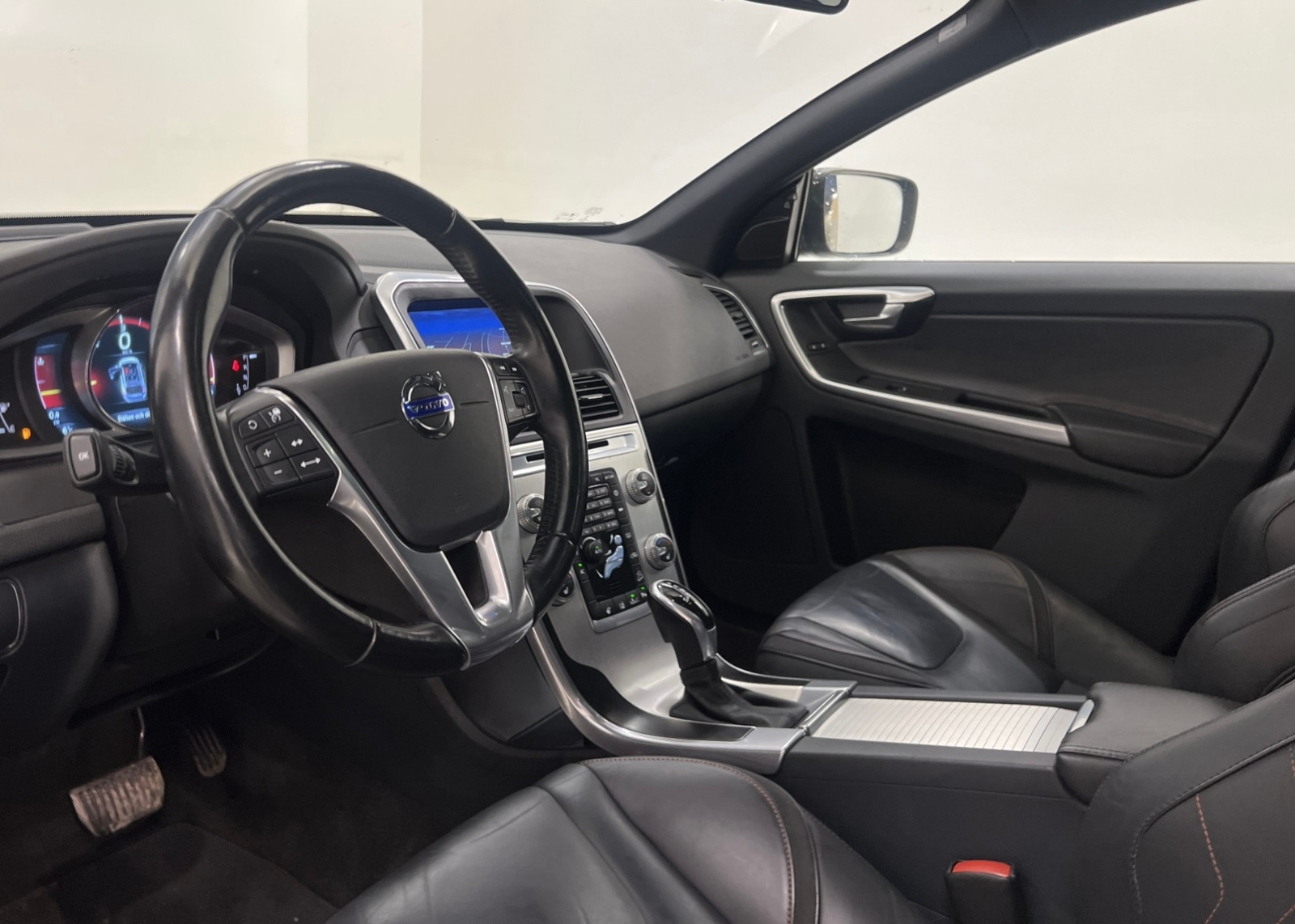 Volvo XC60 D4 AWD Ocean Race 2015, bild 4/7