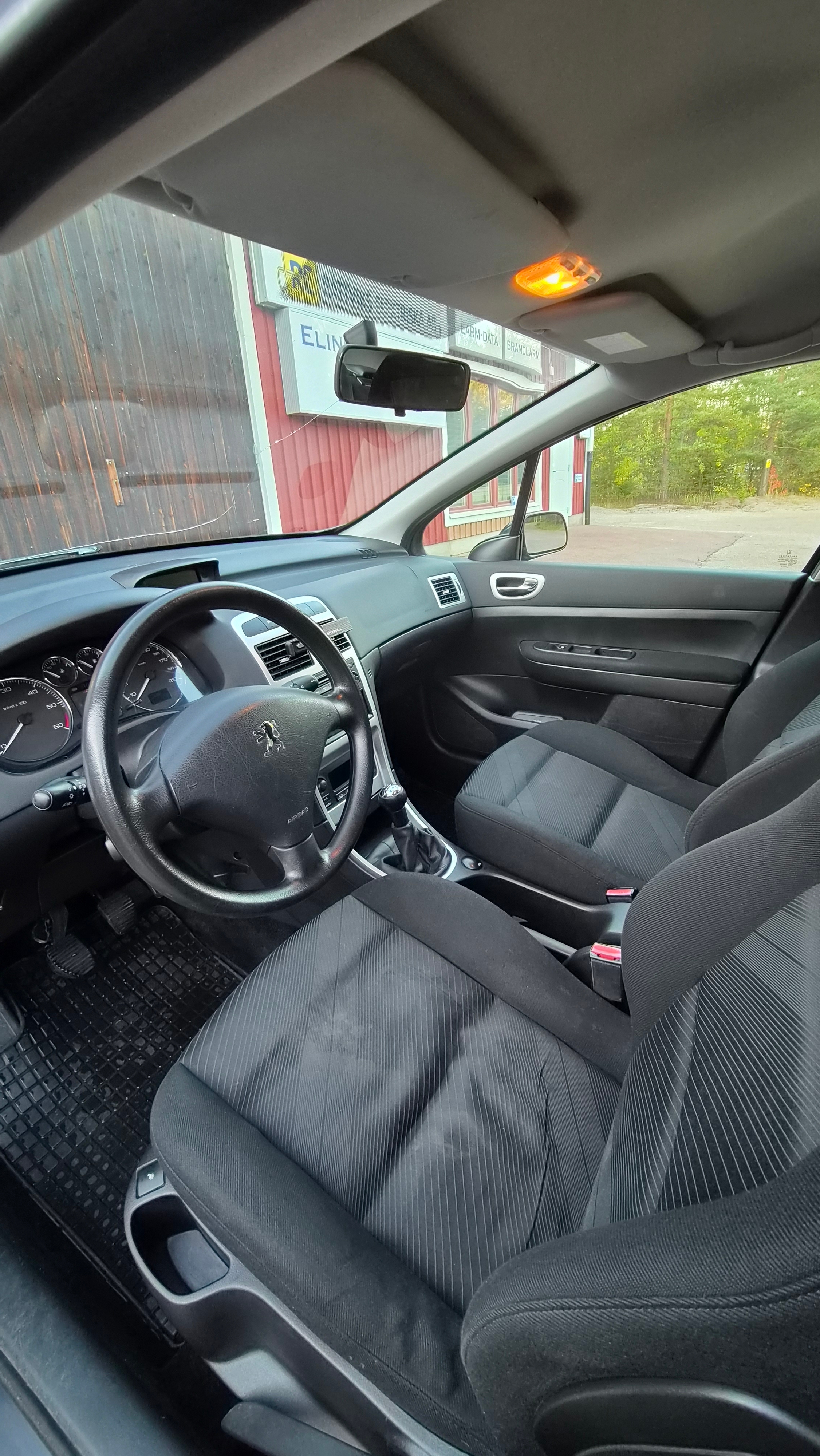 Peugeot 307 5-dörrar 1.6 HDi Manuell 2006, bild 7/10