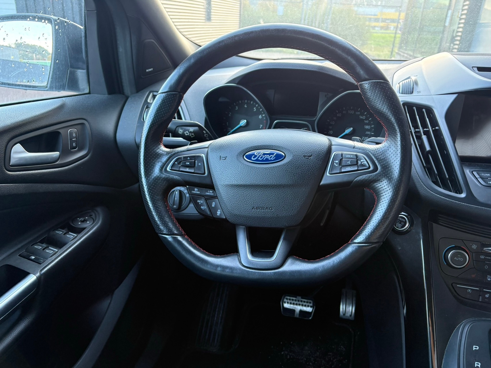 Ford Kuga 2019, bild 6/9