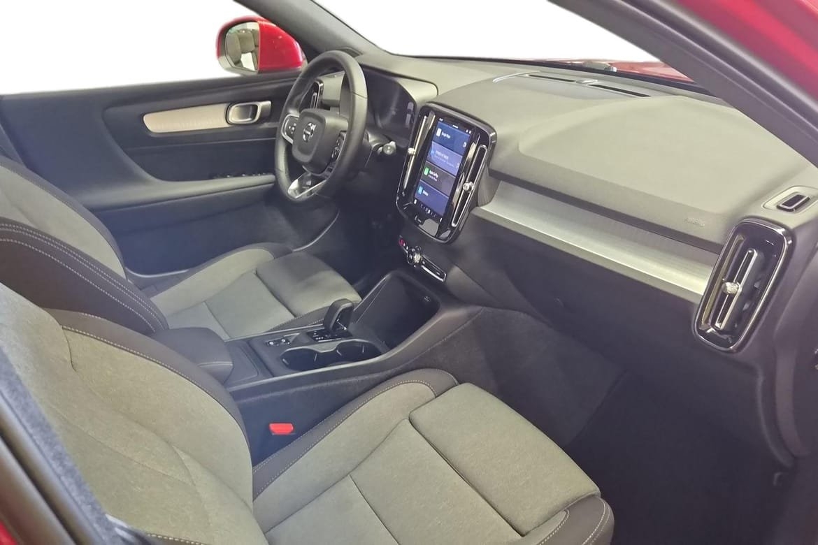 Volvo XC40 B4 FWD Bensin Core Klimatpkt 2024, bild 7/10
