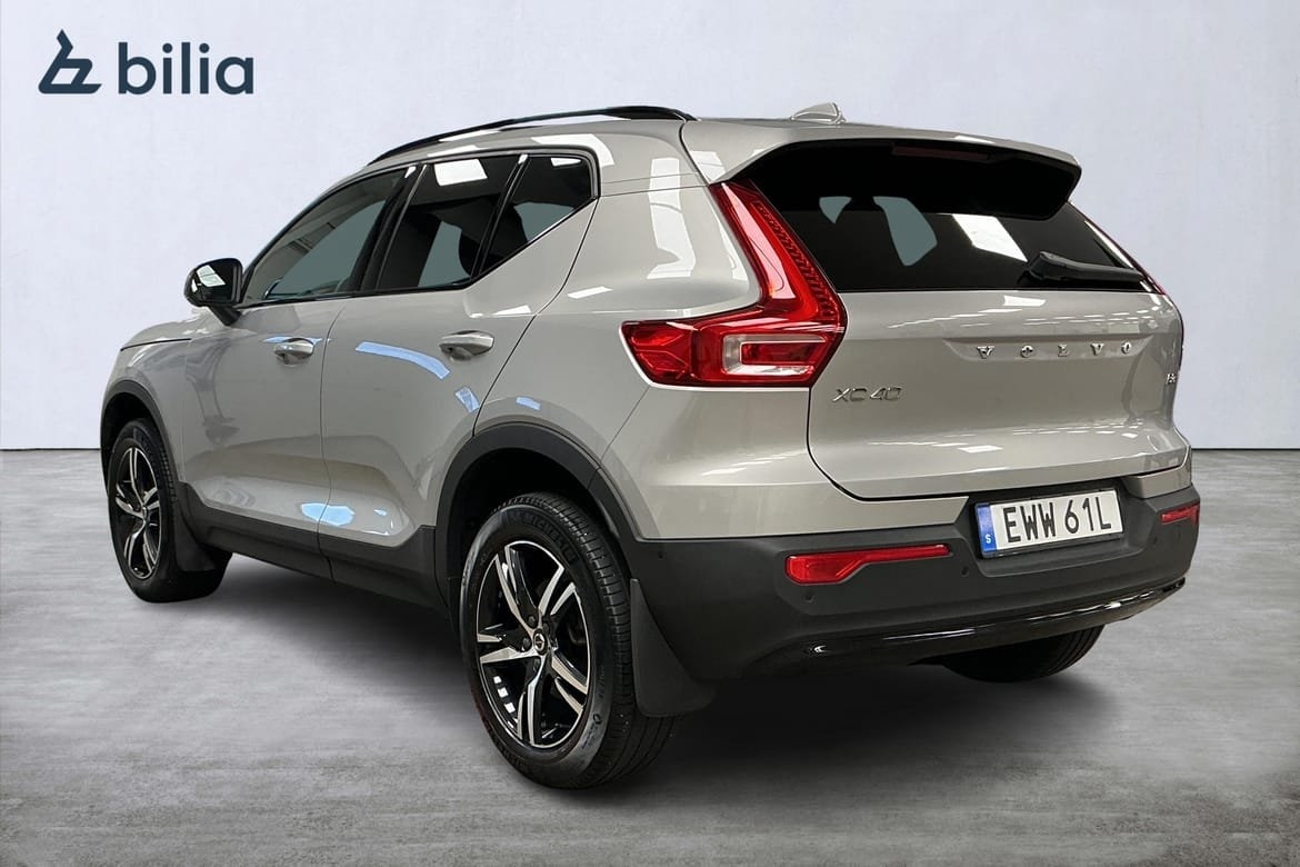 Volvo XC40 B3 FWD Bensin Plus Dark/360 2025, bild 2/10