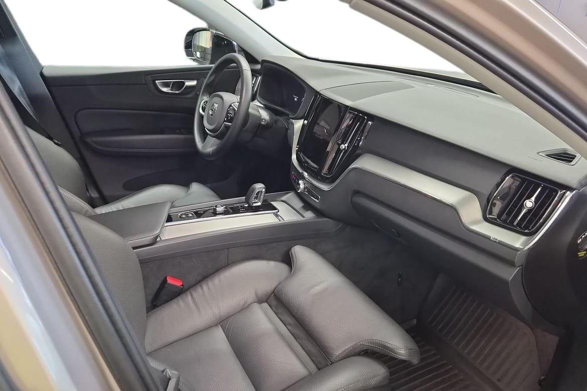 Volvo XC60 T6 Plus Dark Edition Läder 2025, bild 7/10
