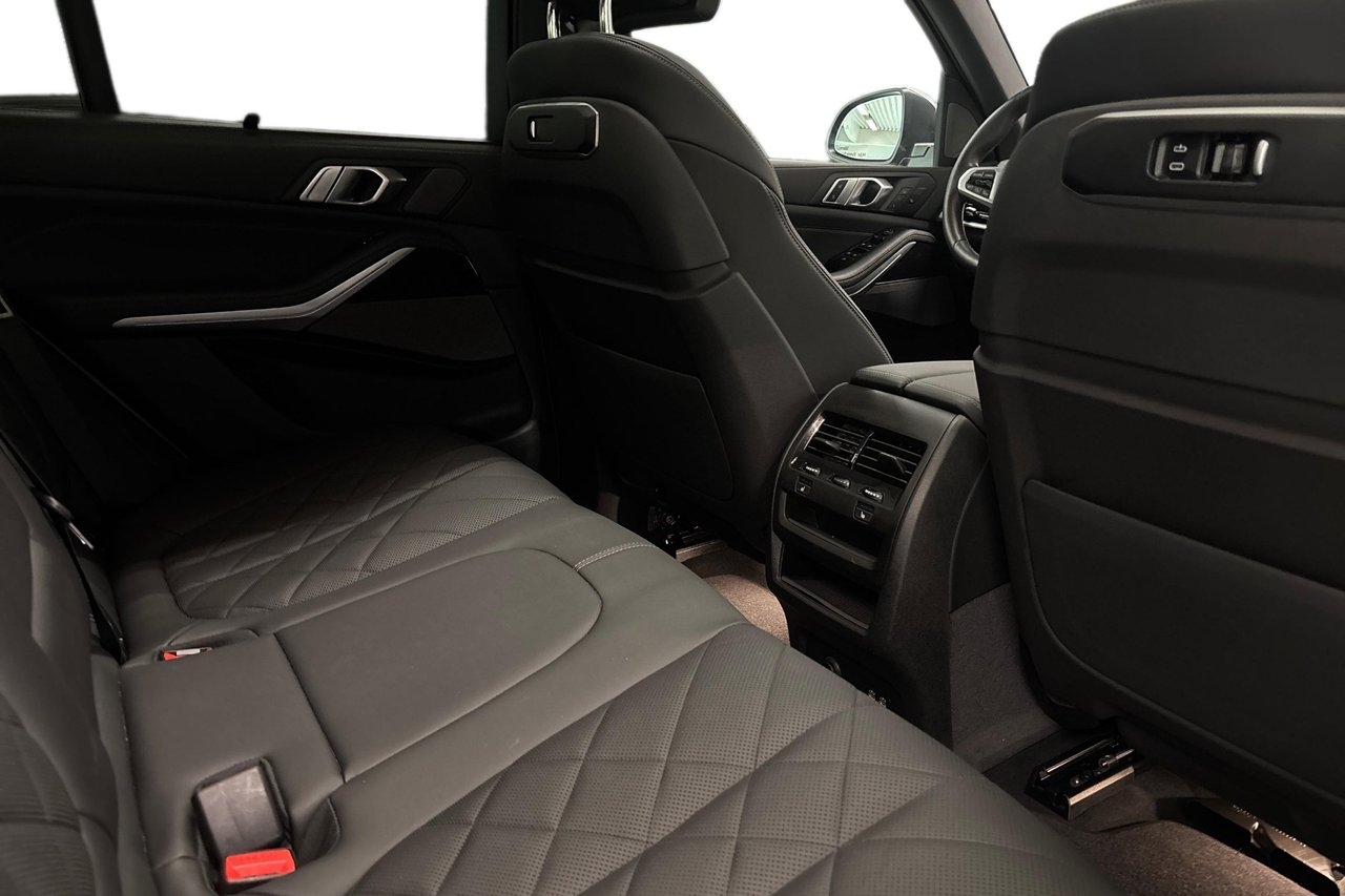 BMW X5 xDrive 50e M-Sport 2025, bild 7/10