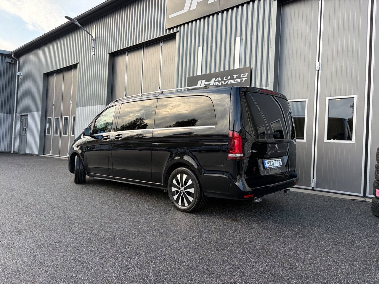 Mercedes-Benz V 2020, photo 6/10
