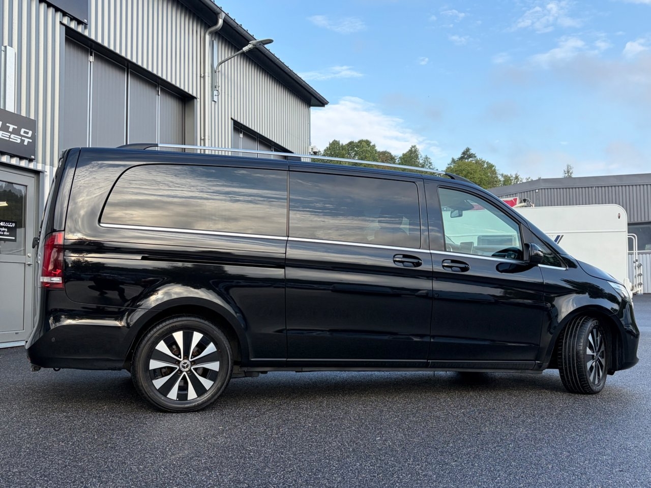 Mercedes-Benz V 2020, photo 3/10