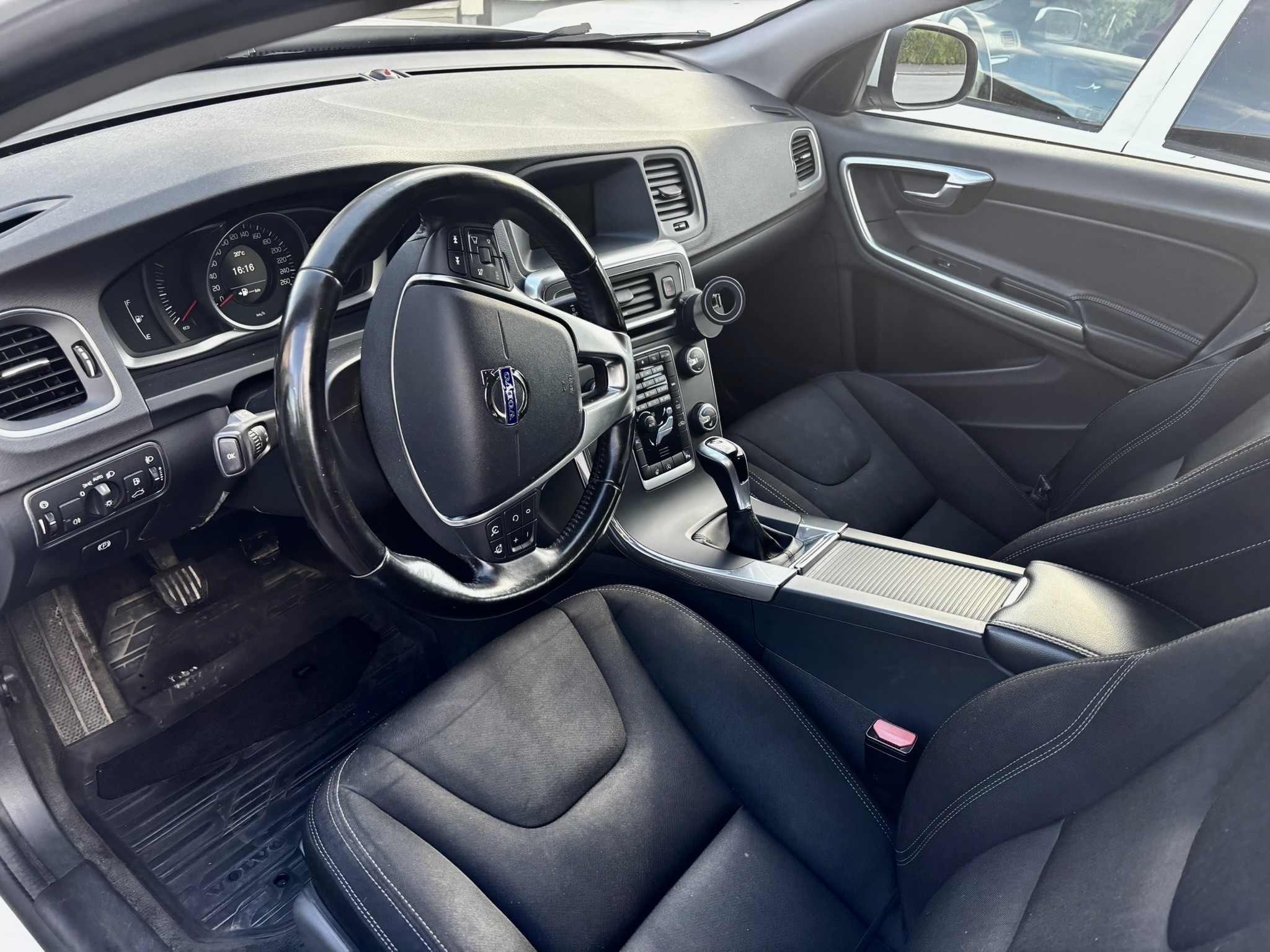 Volvo V60 T3 Manuell 2017, bild 6/9