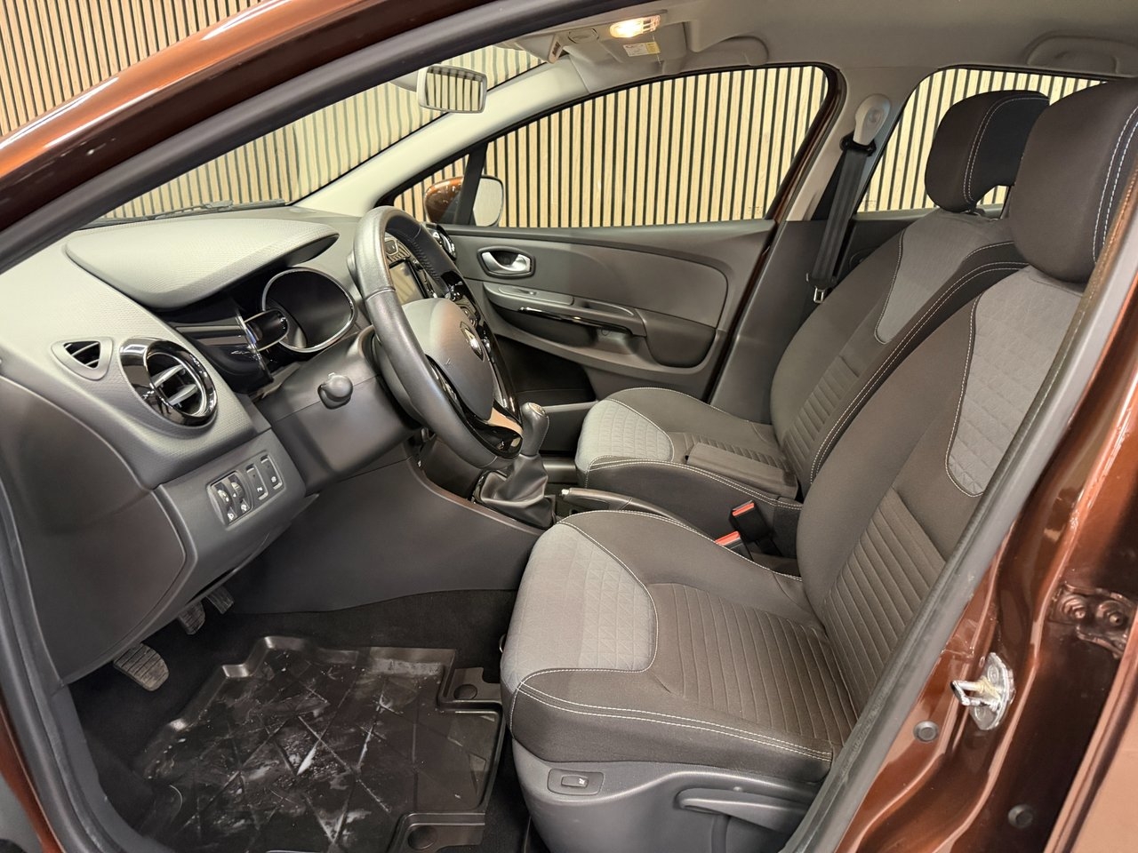 Renault Clio 0.9 TCe Euro 5 2015, bild 7/10