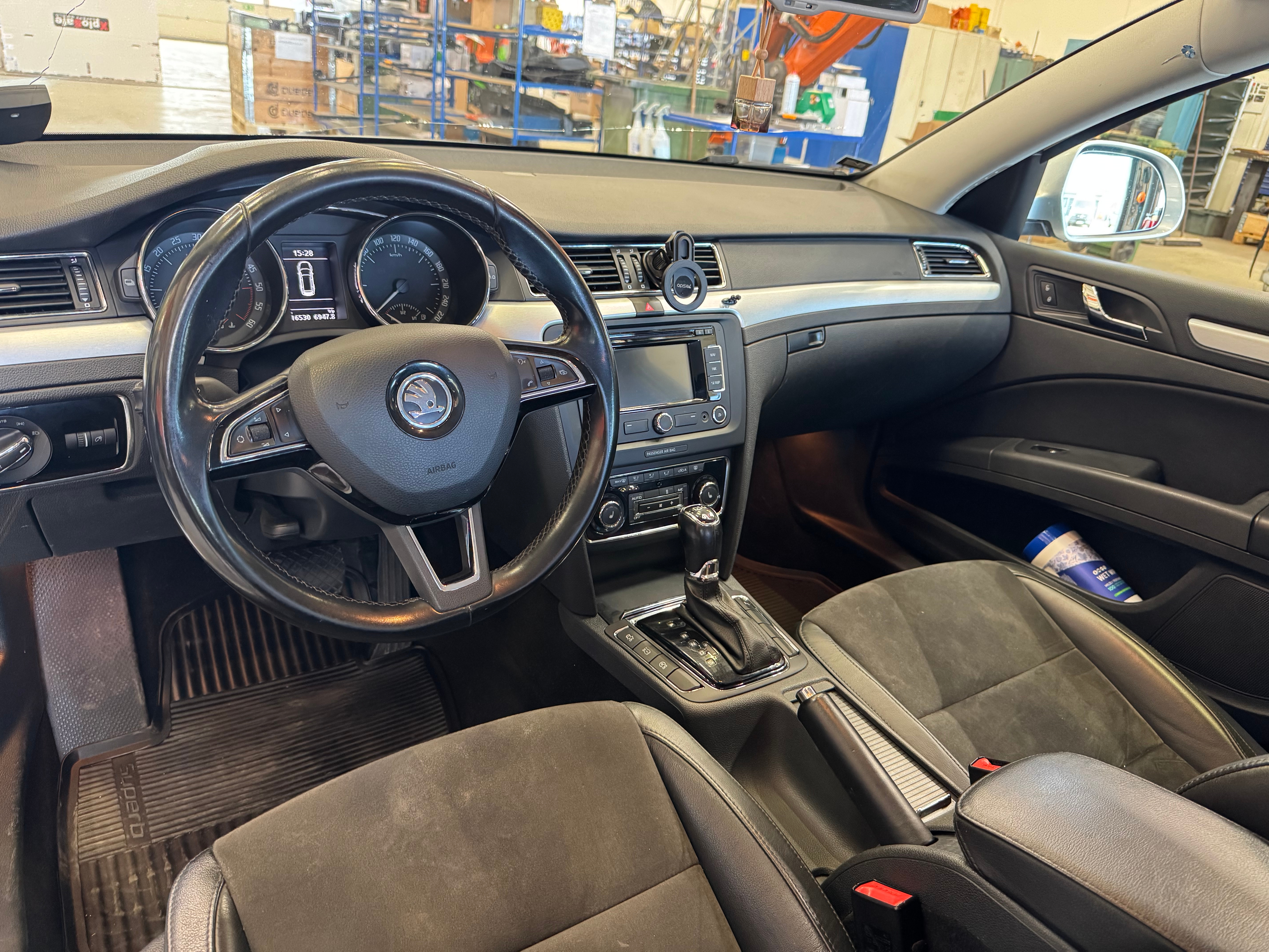 Skoda Superb 2015, bild 4/6