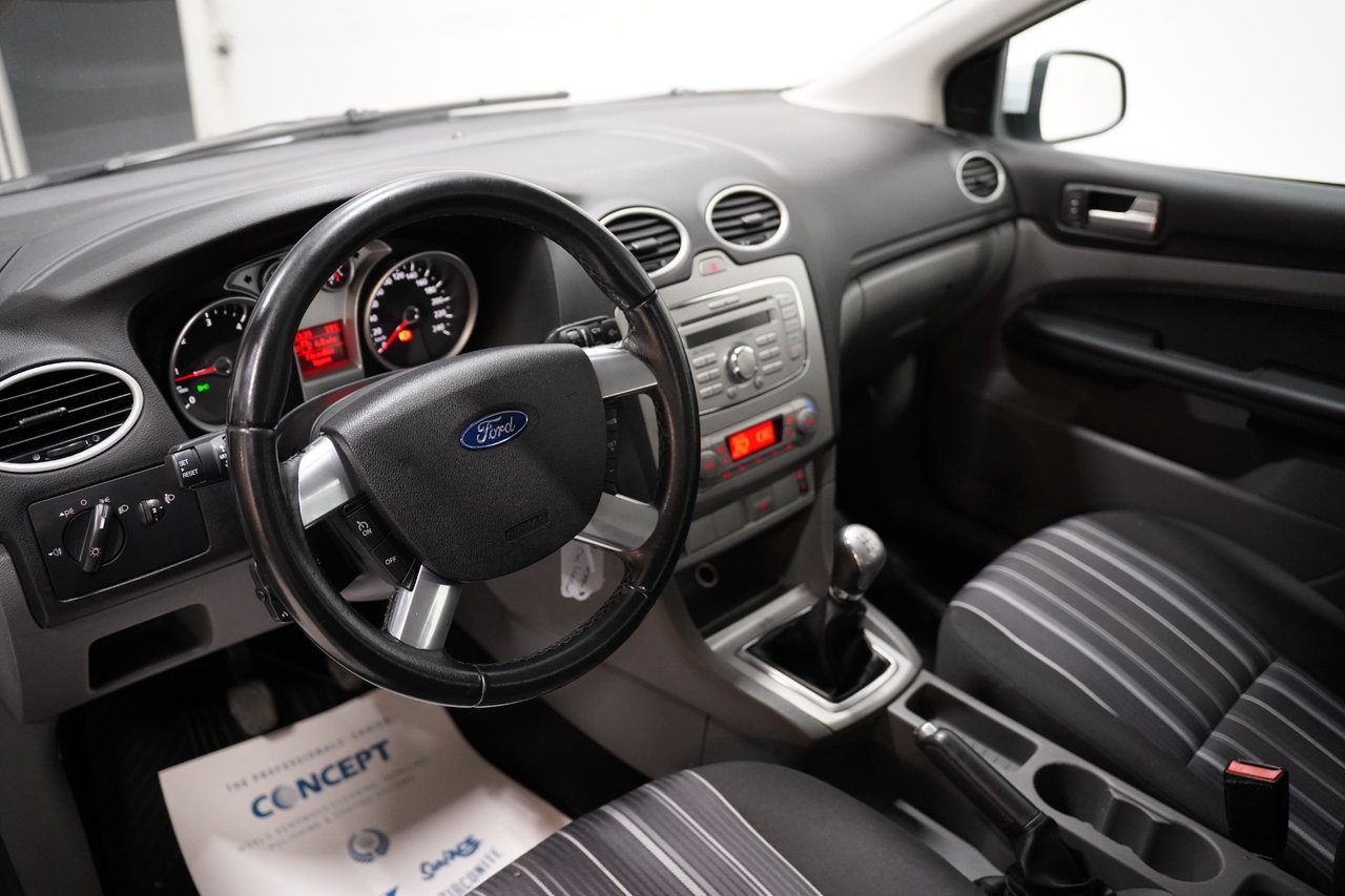 Ford Focus 2010, bild 6/10