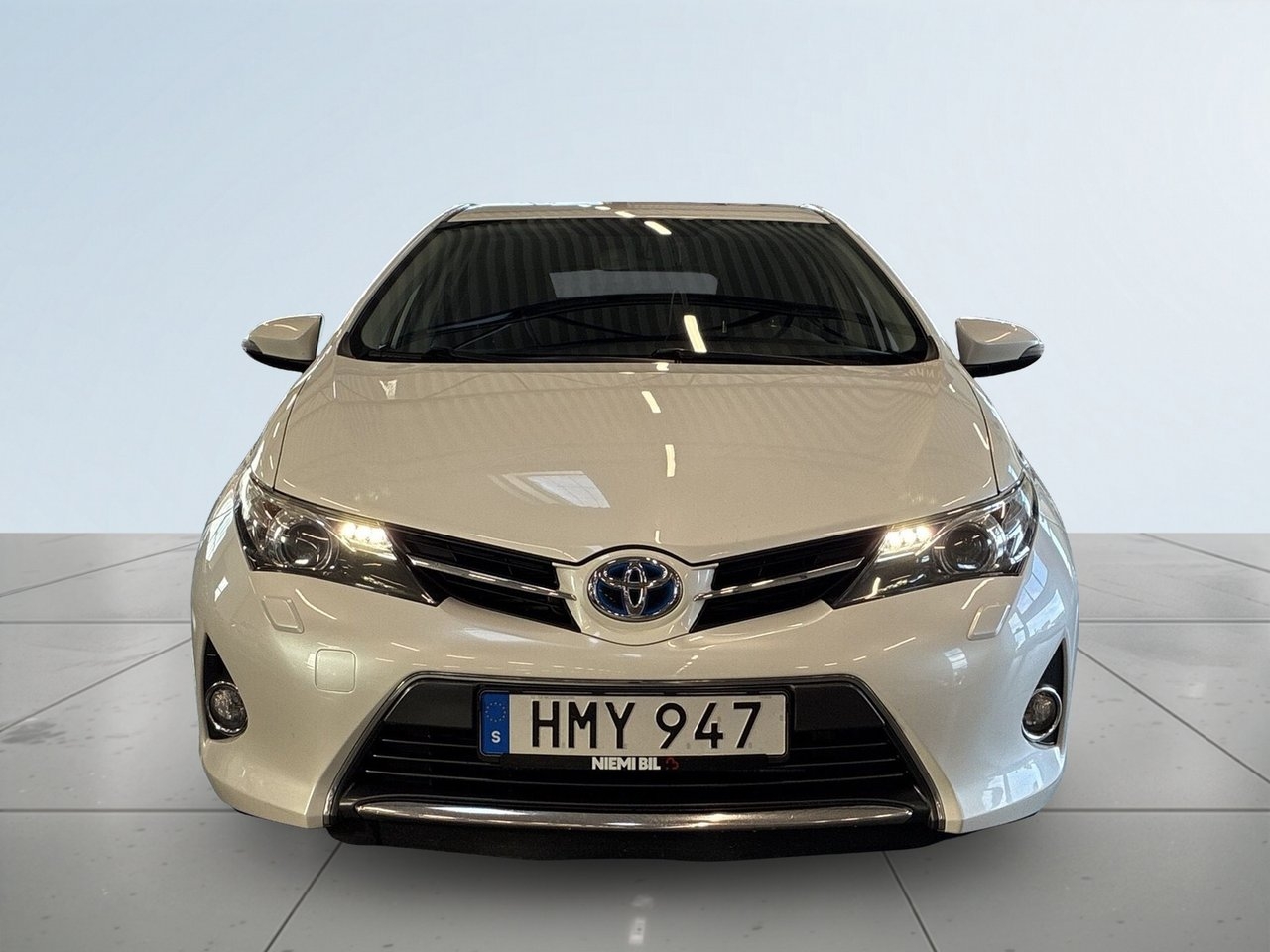 Toyota Auris Hybrid e-CVT Edition 50 S&V 2013, bild 2/10
