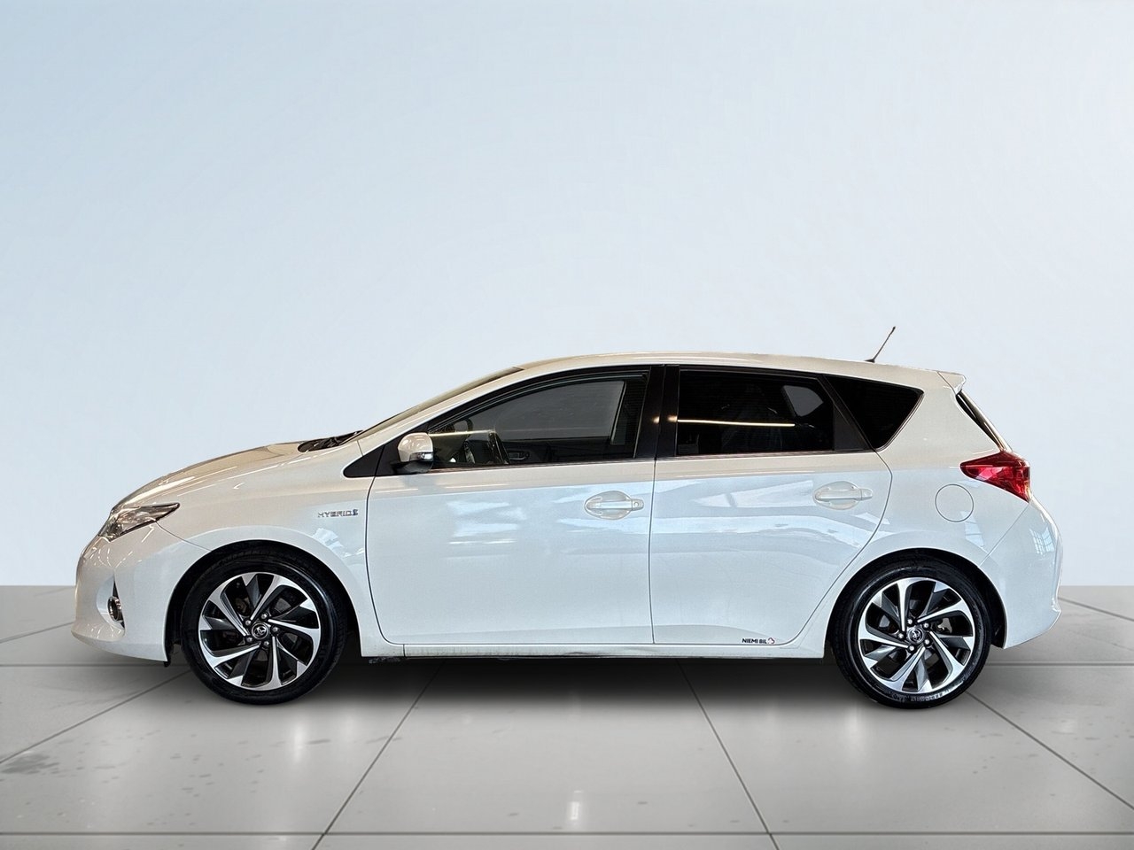 Toyota Auris Hybrid e-CVT Edition 50 S&V 2013, bild 4/10