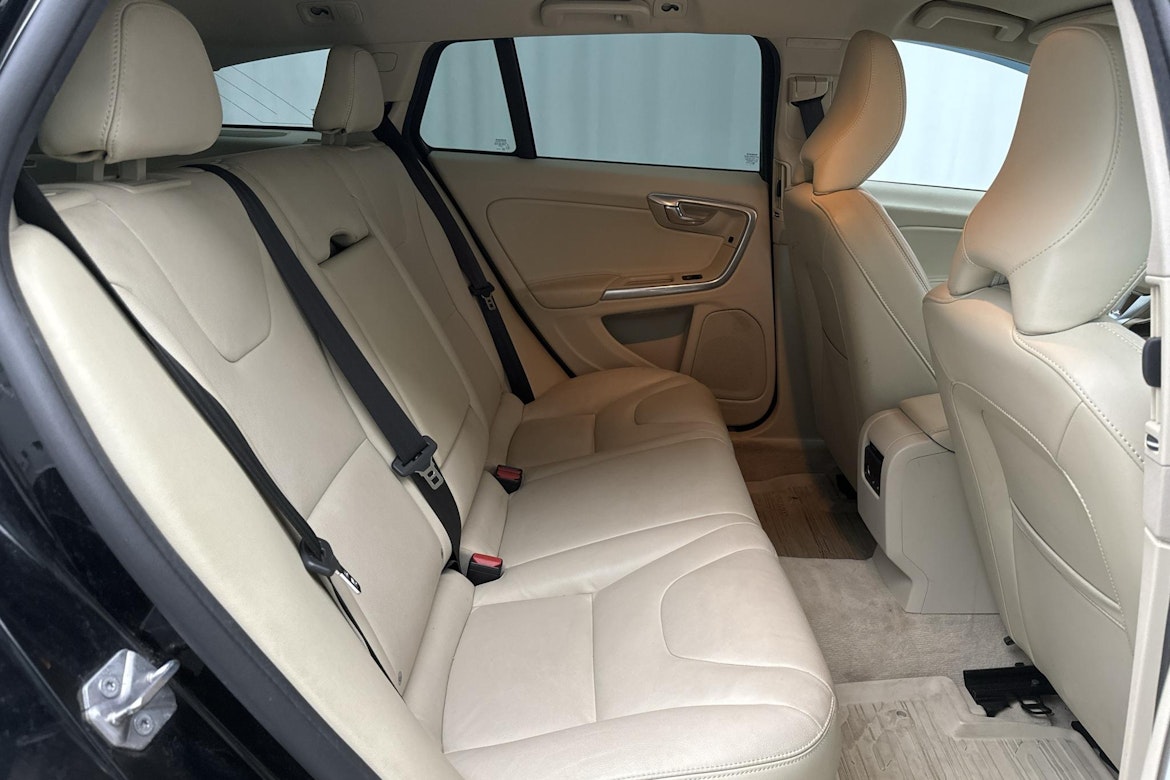 Volvo V60 Cross Country 2017, kuva 2/9