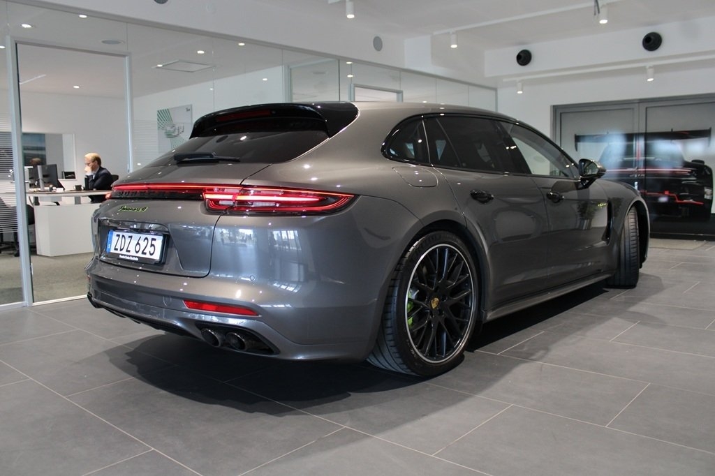 Porsche Panamera 2018, photo 5/10