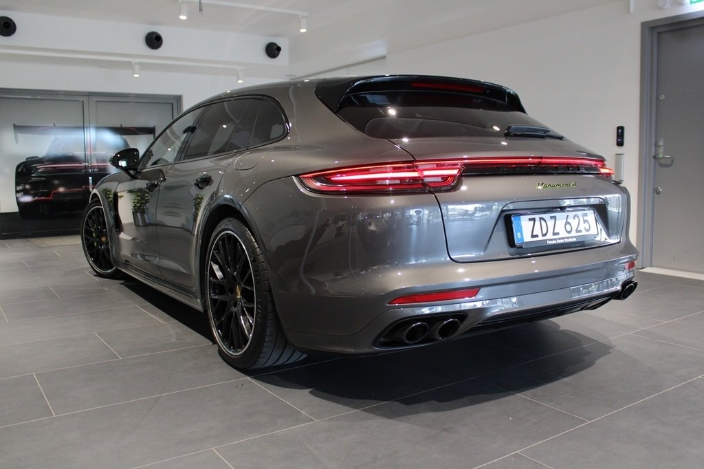Porsche Panamera 2018, photo 2/10