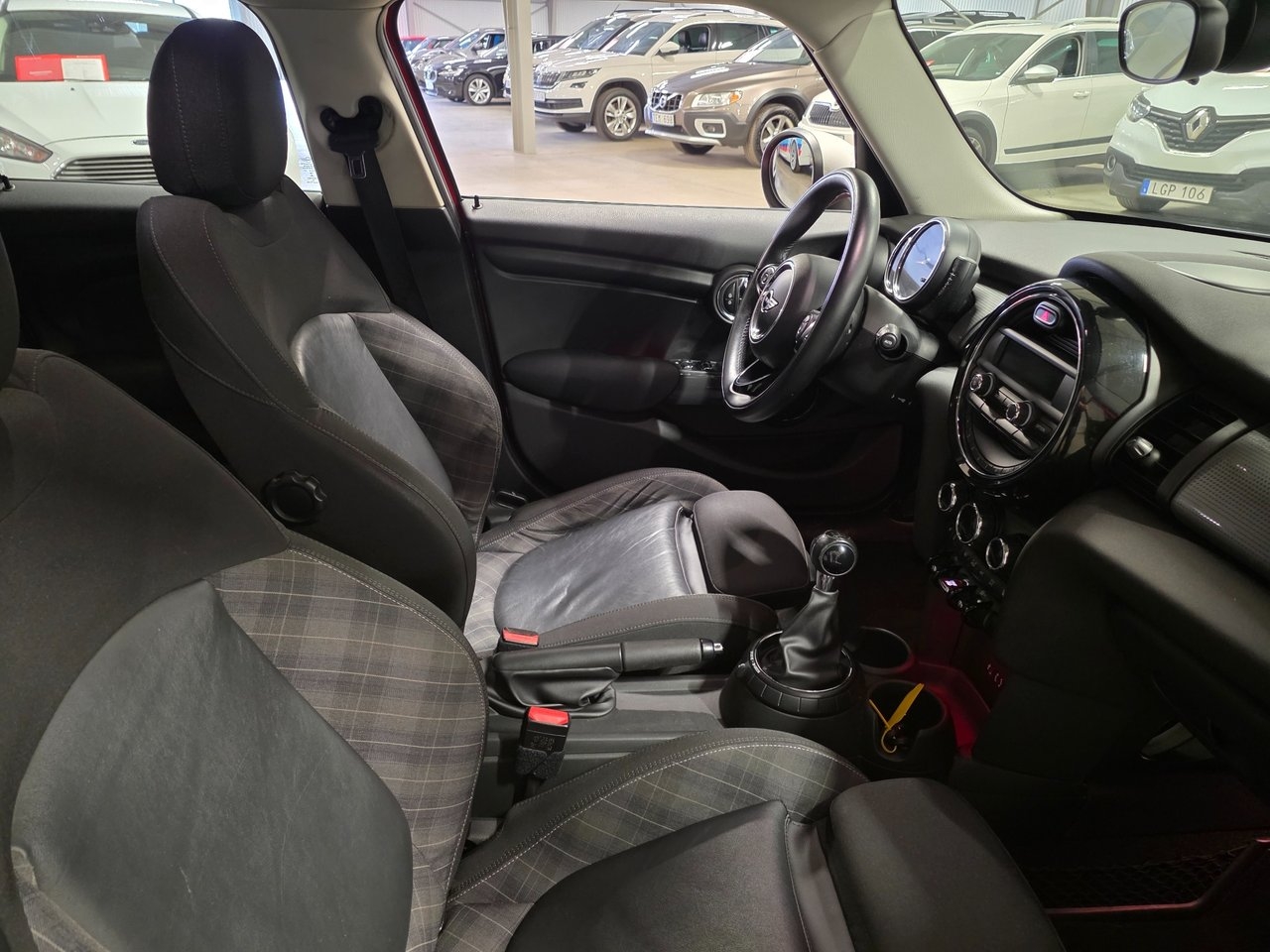 MINI Cooper 2016, kuva 7/10