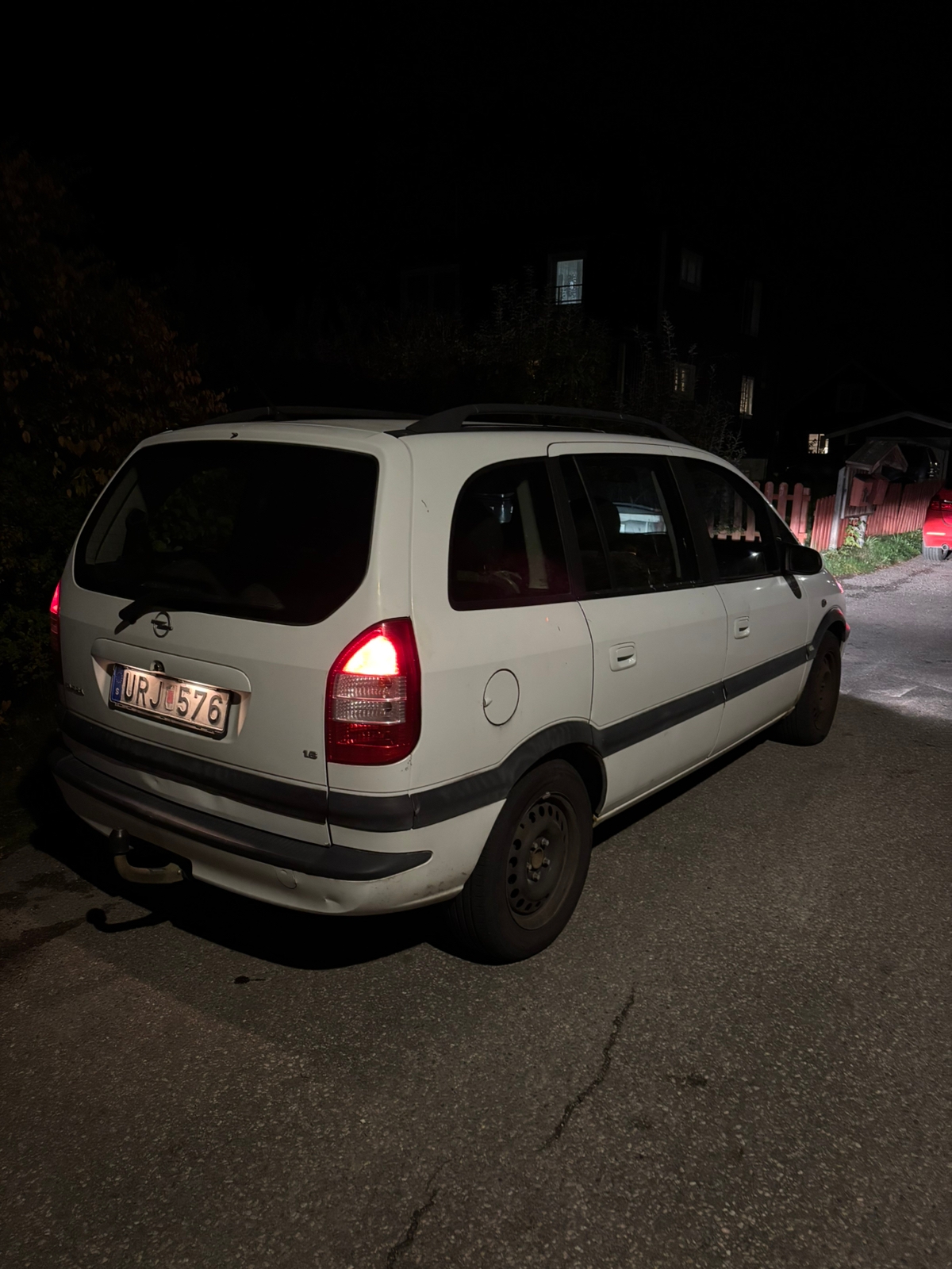 Opel Zafira 1.6 Manuell 2004, bild 2/5