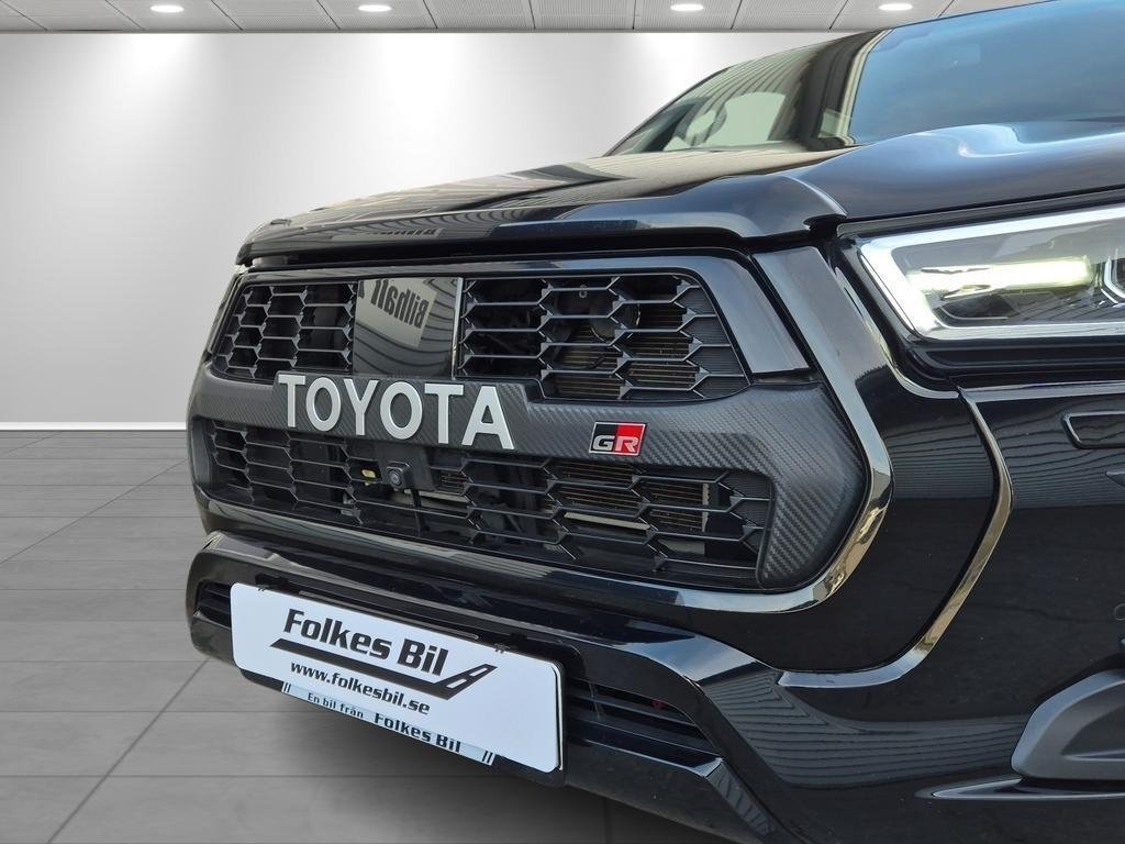 Toyota HiLux 2023, kuva 3/10