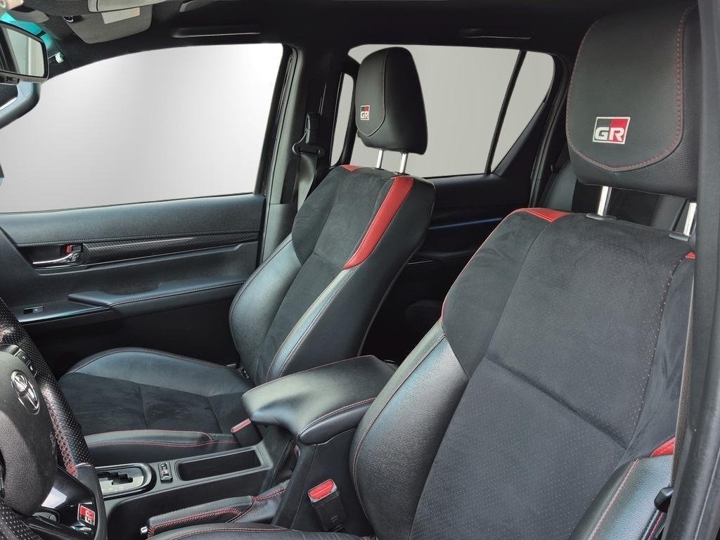 Toyota HiLux 2023, kuva 7/10