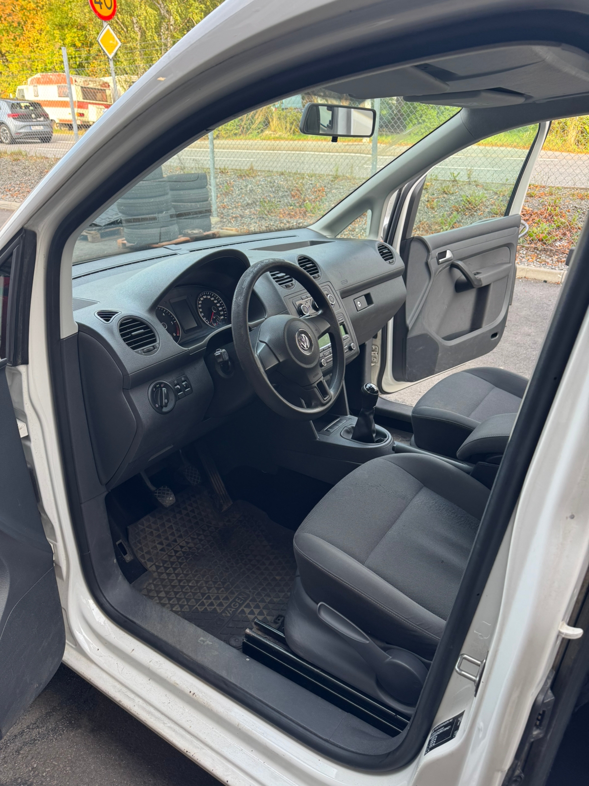 Volkswagen Caddy 1.6 TDI Manuell 2015, bild 6/8
