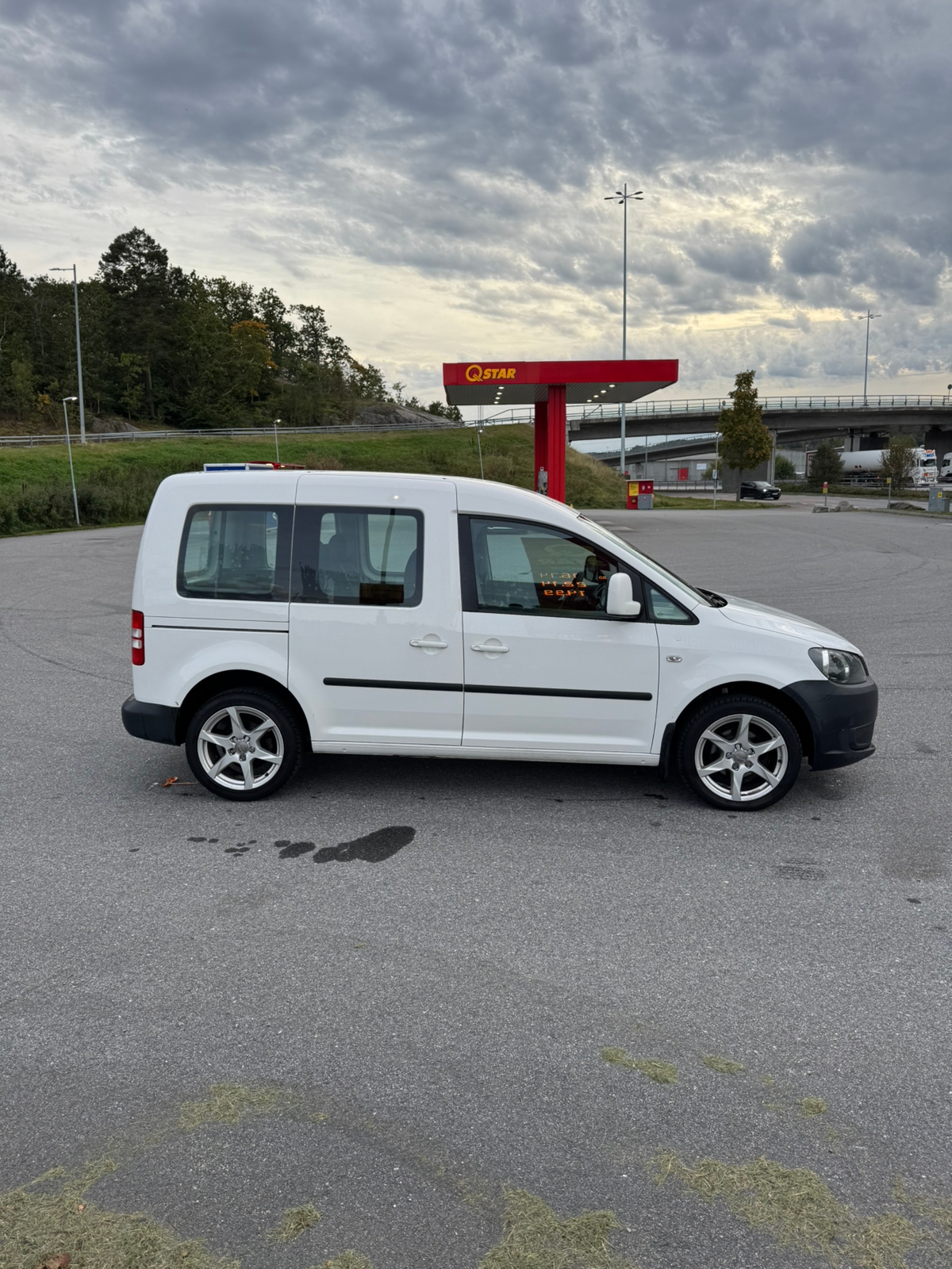 Volkswagen Caddy 1.6 TDI Manuell 2015, bild 3/8