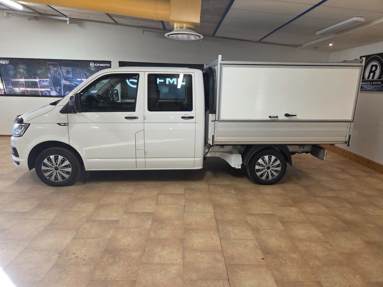 Volkswagen Transporter 2016, kuva 4/10