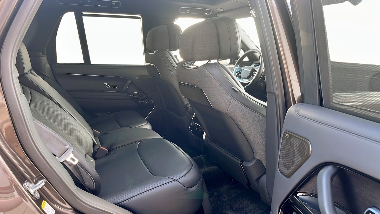 Land Rover Range Rover SV P550e AWD 2027, photo 5/9