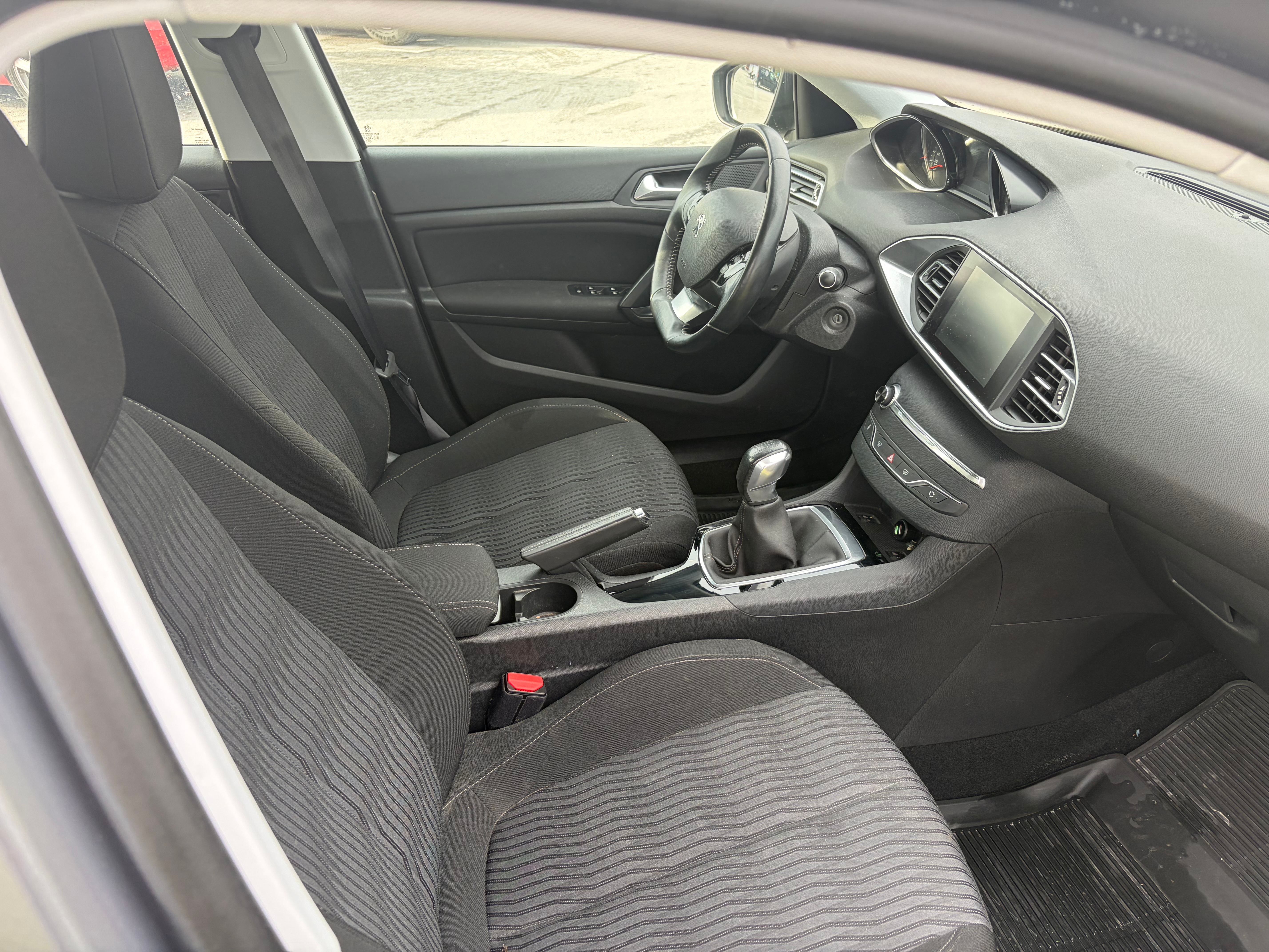 Peugeot 308 SW 1.2 PureTech 110 Manuell 2014, bild 5/9