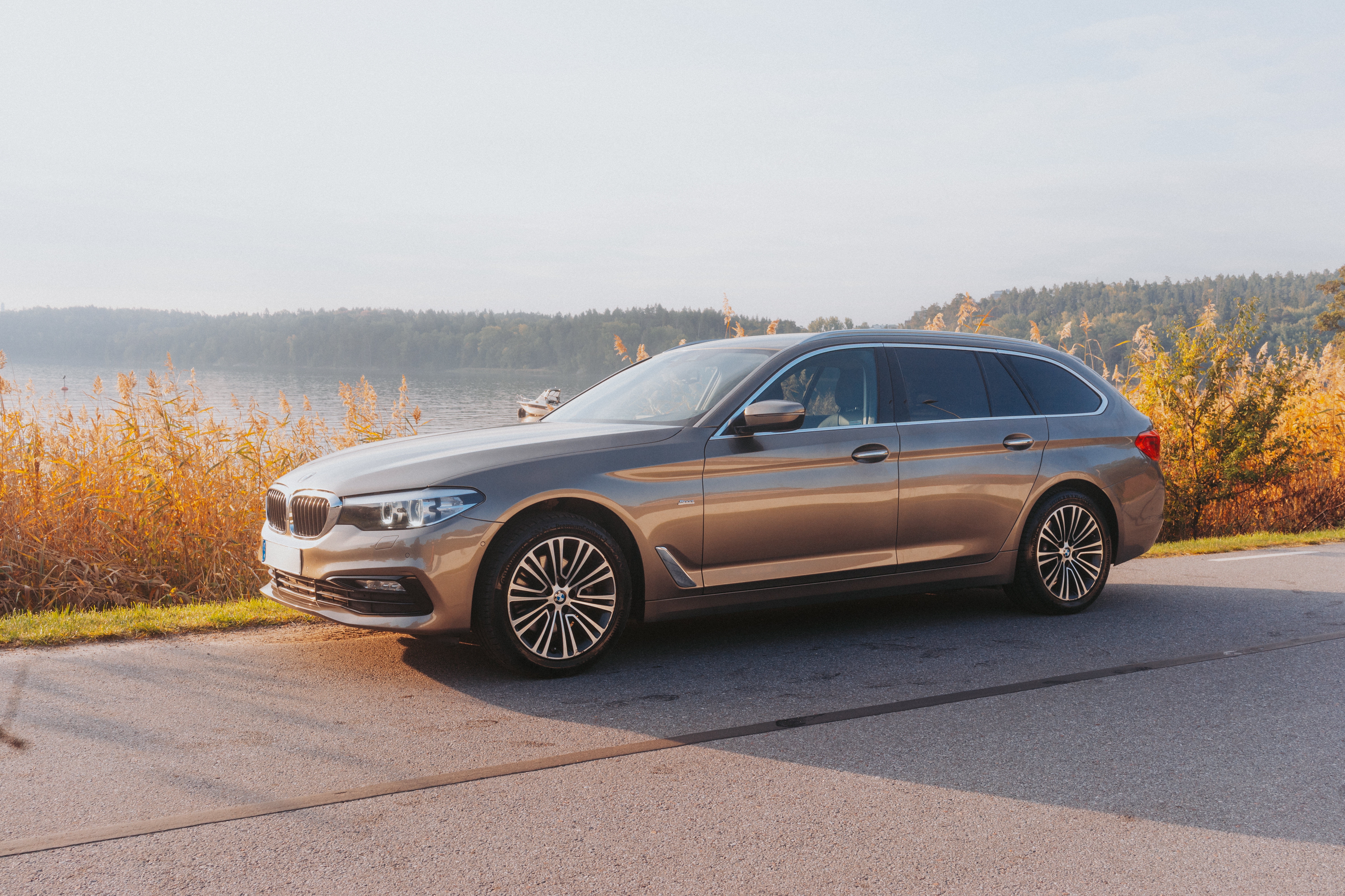 BMW 520 d xDrive Touring Steptronic 2018, bild 2/10