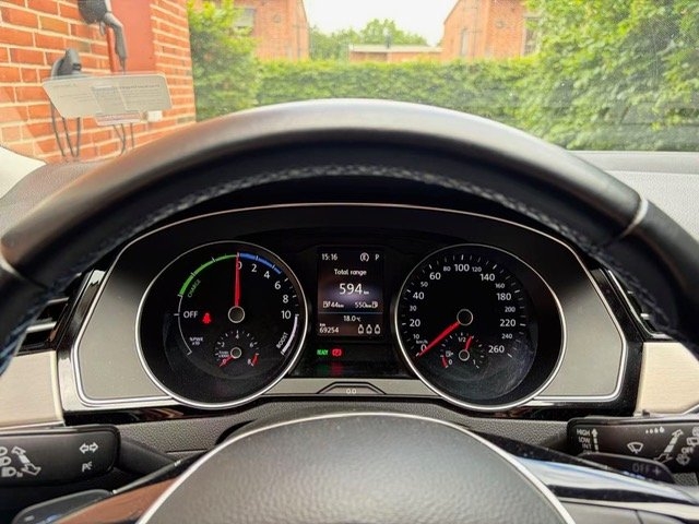 Volkswagen Passat 2018, bild 5/5