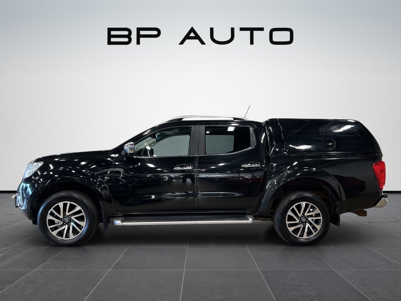 Nissan Navara 2017, bild 2/10