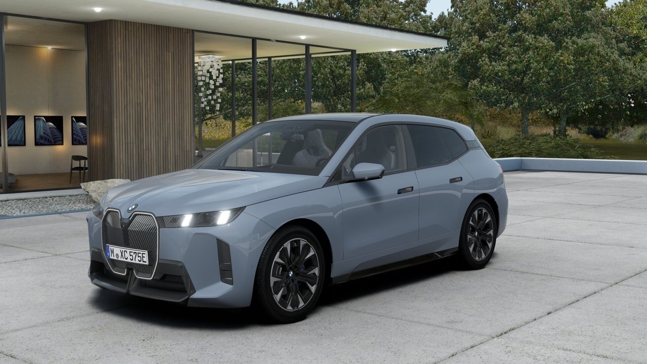 BMW iX