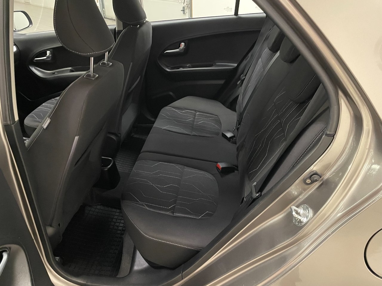 Kia Picanto 1,2 CCVT ECO Comfort 2012, kuva 3/6