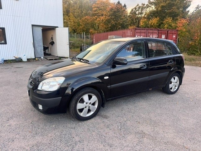 Kia Rio 2009, photo 2/5