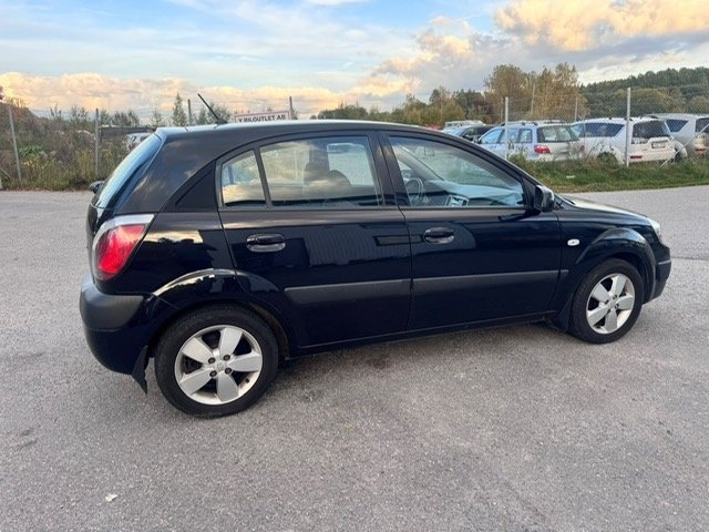 Kia Rio 2009, photo 3/5